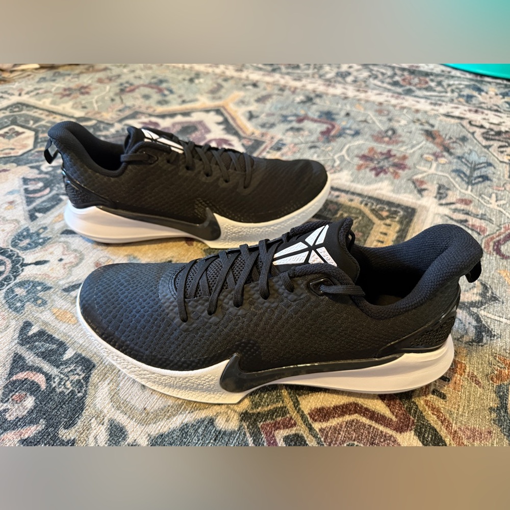 BRAND NEW MAMBA FOCUS SNEAKERS